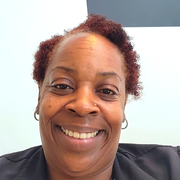 Meet your Posher, Dawn - Picture 4 of 4